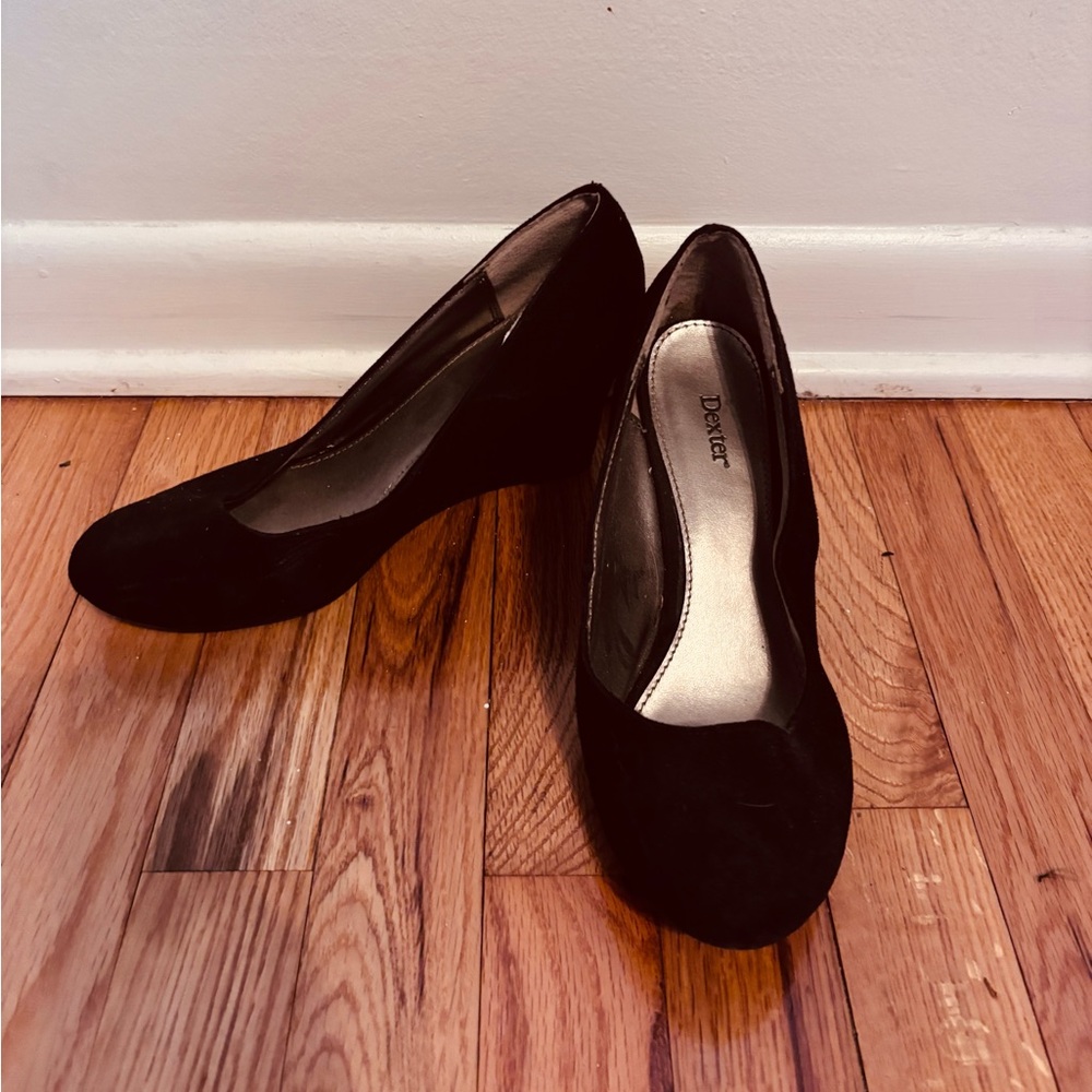 Dexter black heeled wedges six e9.5W. Some wear shown